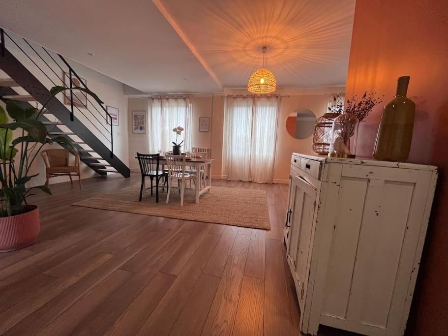 Appartement Le Saint Pierre Grand Duplex Hyper Centre, Port